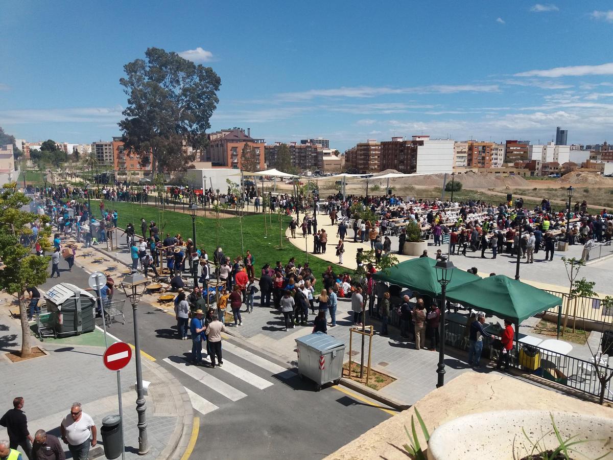 Multitudinaria jornada de paellas en Benimàmet