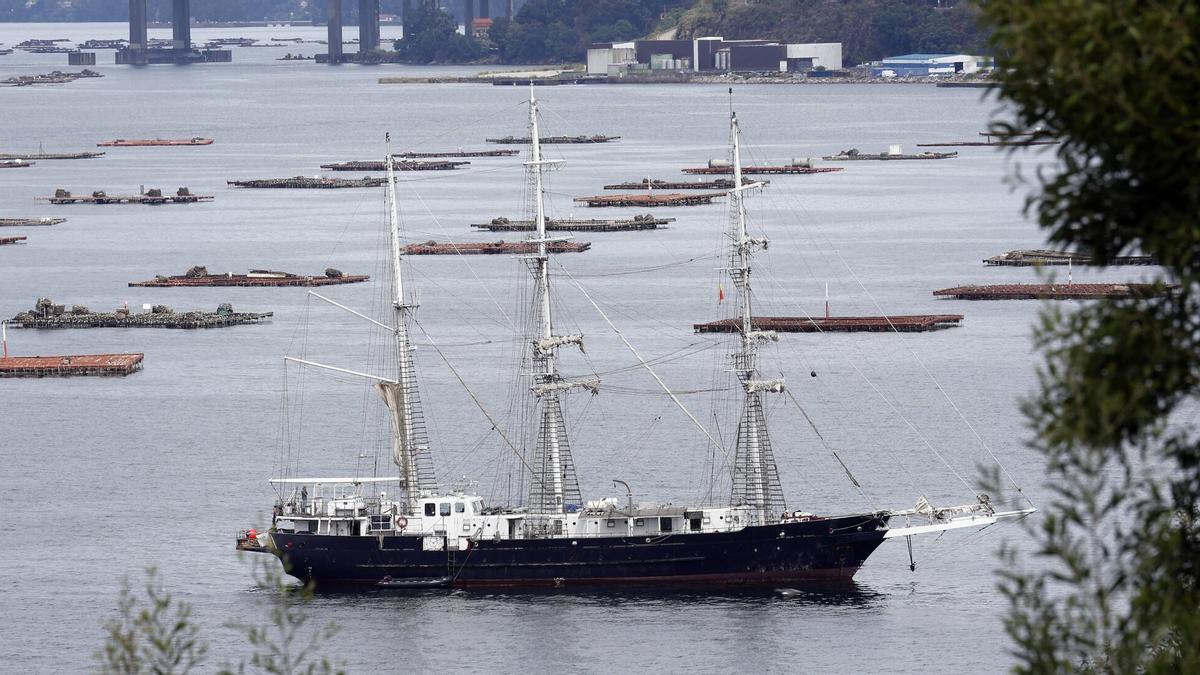 ¿El naval de Vigo como salvavidas? El velero «señor Nelson» pide otra oportunidad tras años de abandono