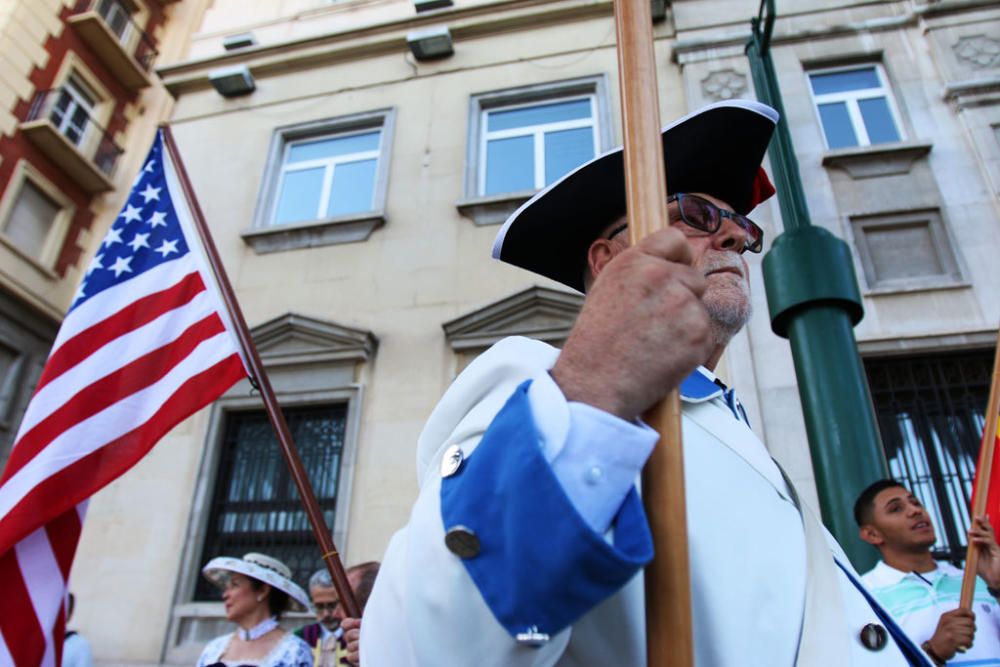 El pueblo de Macharaviaya celebra cada año el 4 de julio. Este viernes, el desfile que sirve para reconocer a la figura del ilustre macharatungo Bernardo de Gálvez, recorrió las calles del centro des