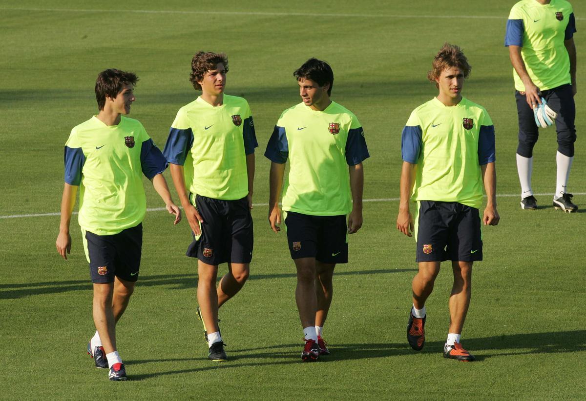 Sergi Roberto (segundo por la izquierda) en un entrenamiento del Barça de la pretemporada 2009/10