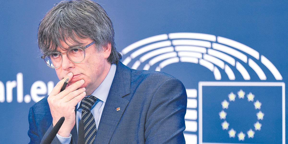 Puigdemont avisa a Sánchez que no cederá a ningún chantaje político.