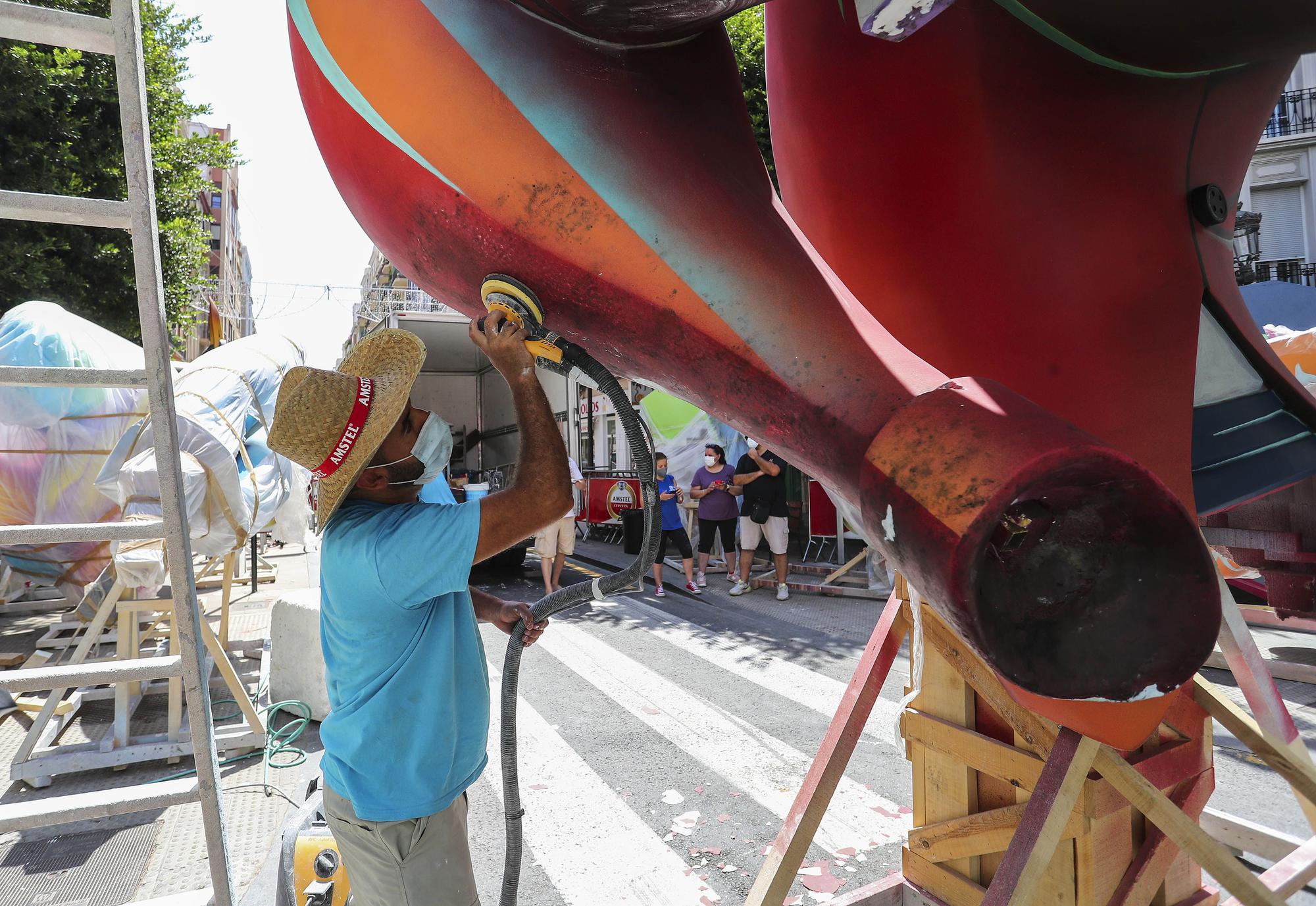 Fallas 2021. Espectacular "plantà" de Sueca-Literato Azorín