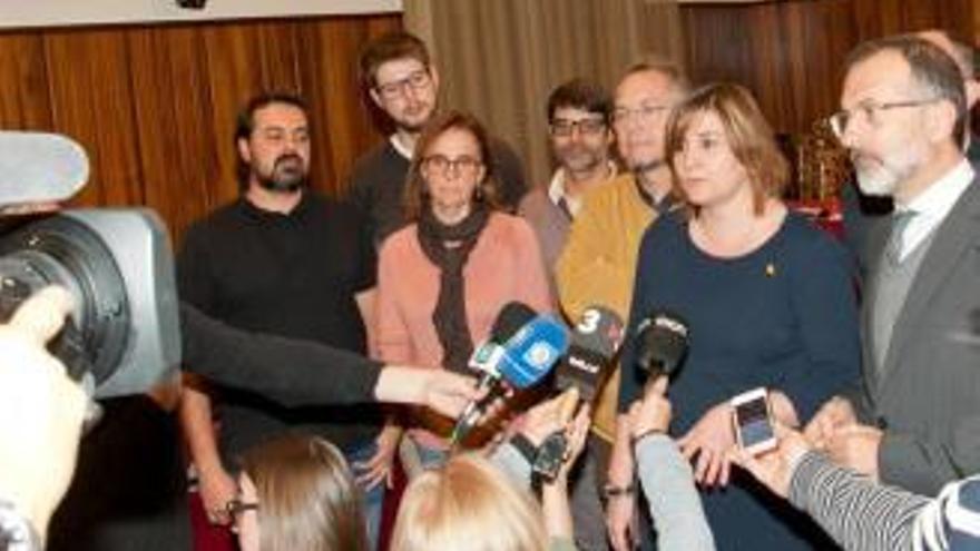 Membres de grups de l´oposició que van evitar que Marta Felip renunciés