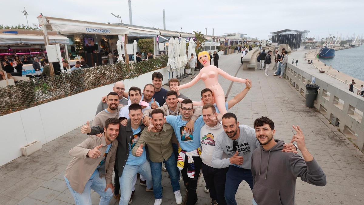El ayuntamiento ordena el cierre de cuatro restaurantes de la Marina de València