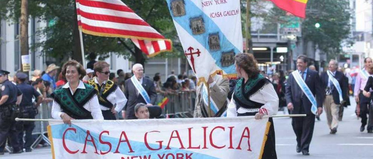 Representantes de la Casa de Galicia en el Día de la Hispanidad en Nueva York. // Vicent Villafañe