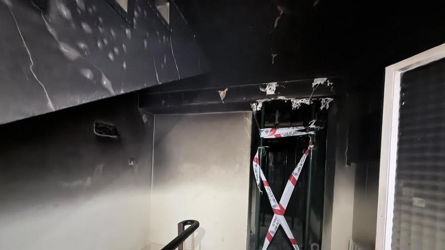 Juani López, la vecina desalojada del incendio de Oviedo que no sabe cuándo podrá volver a casa: "Había muchísimo humo"