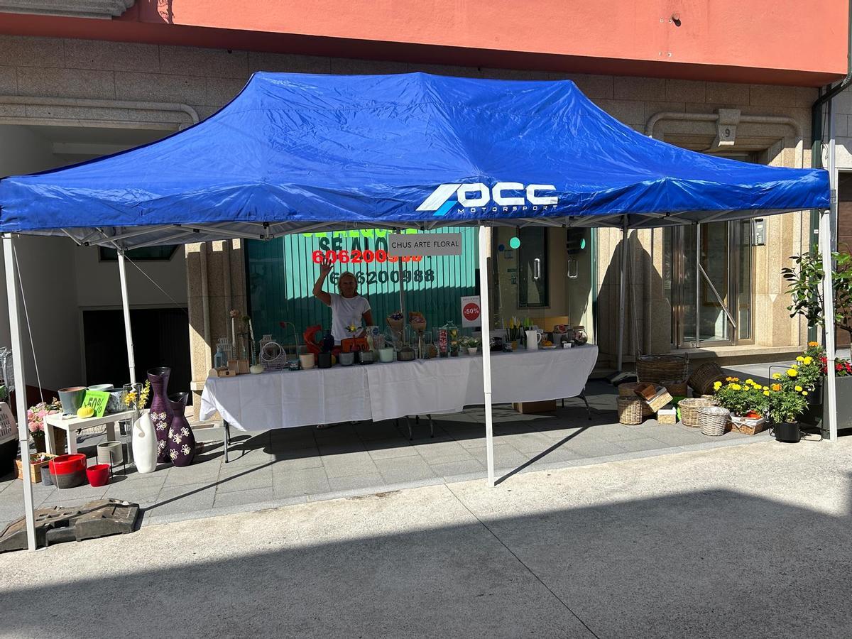 O comercio de Outes saca ás rúas produtos de artesanía, gastronomía e horta no marco da Feiriña