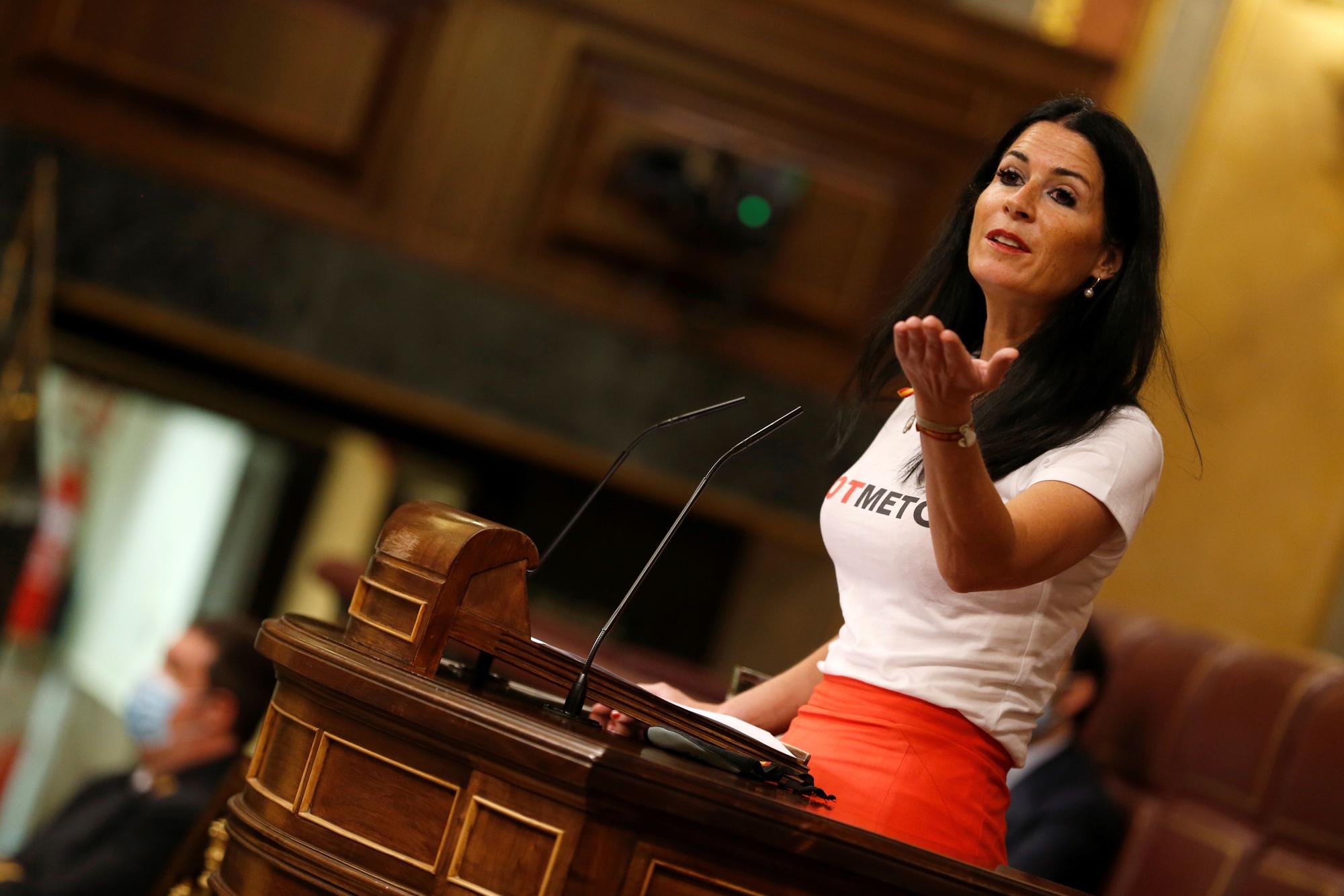 Carla Toscano (Vox) en la tribuna del Congreso.