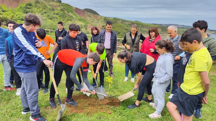 La Vuelta a Asturias enraíza en Candás