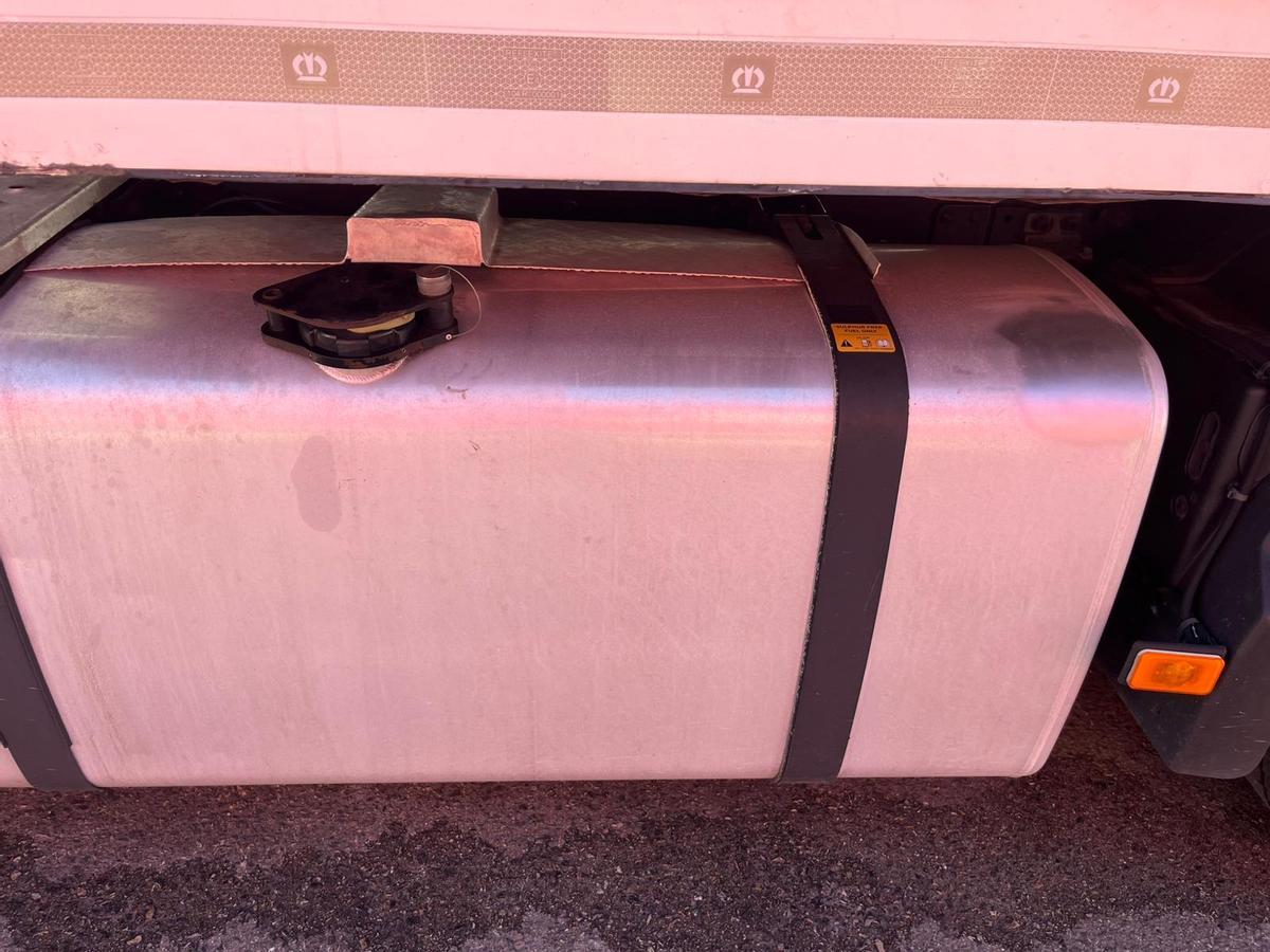 En una esquina del depósito del camión de Svetoslav se aprecia la soldadura tras haber sido perforado