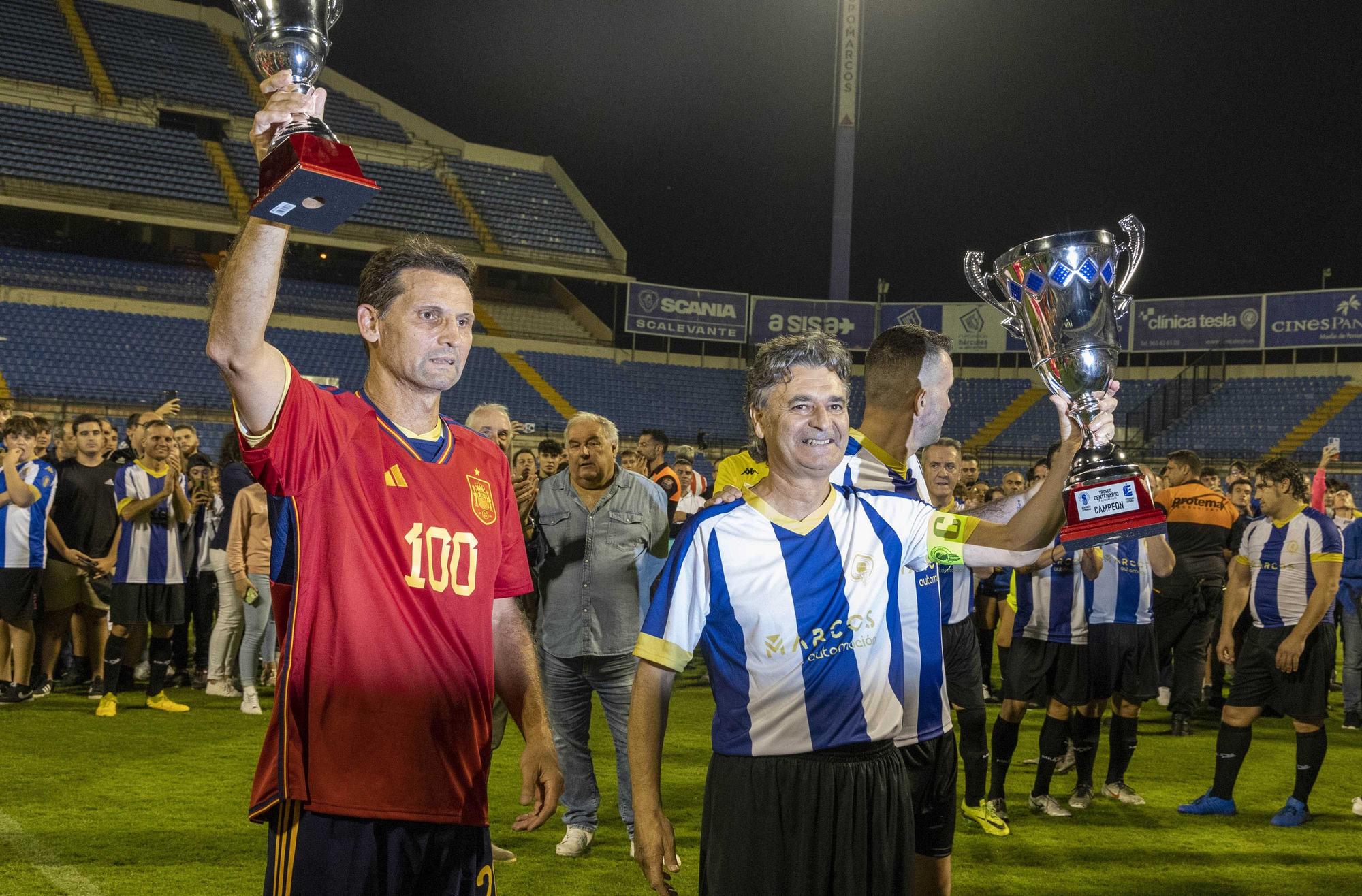 Leyendas del Hércules frente a leyendas de la Selección Española: Las imágenes del partido del Centenario