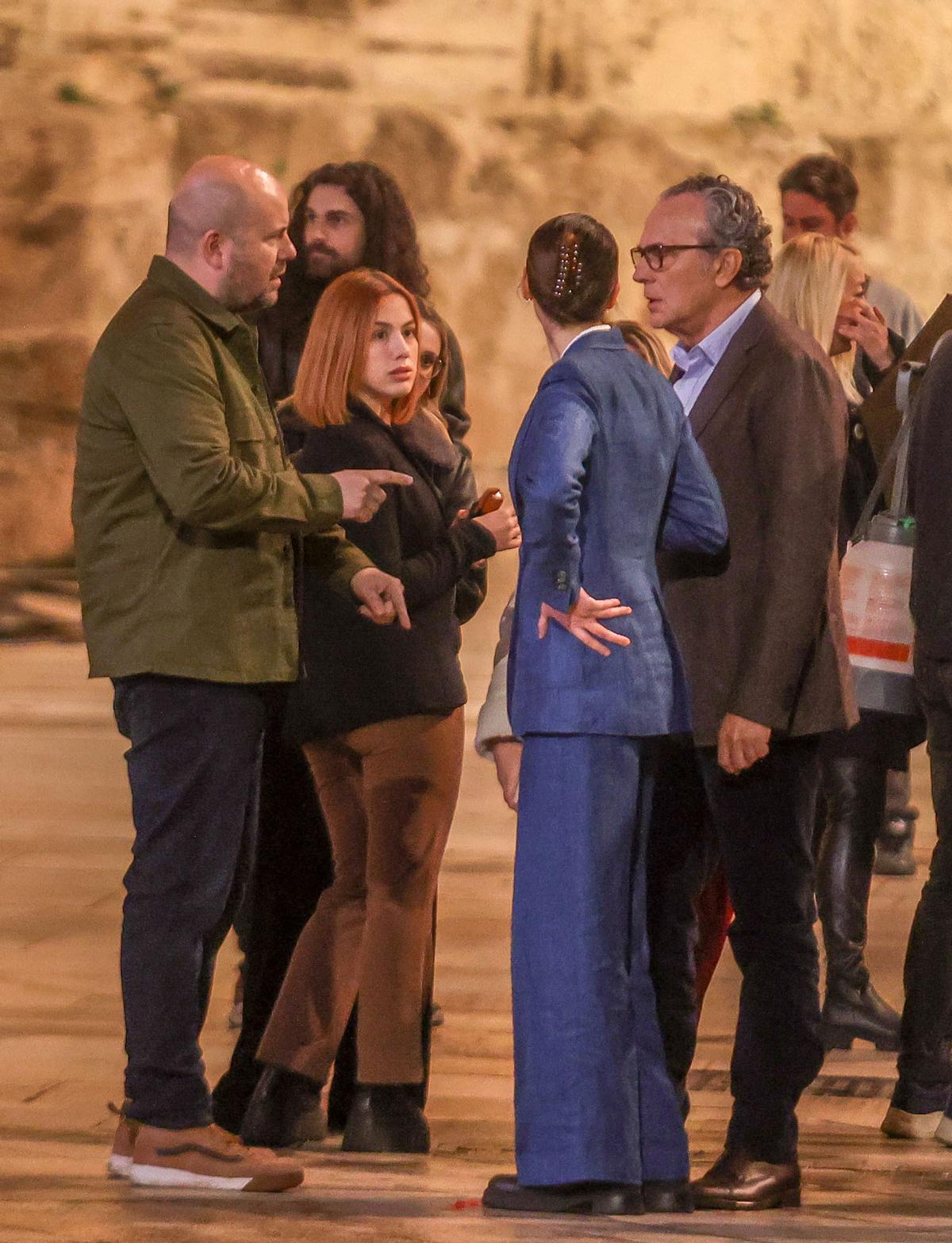 Rodaje de una secuencia de 'La chica de nieve 2' junto a la Catedral de Málaga.