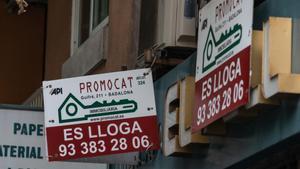 BADALONA 09/11/2022 Barcelona. Carteles de Se Vende o se Alquila para un reportaje sobre el encarecimiento del alquiler en el Area Metropolitana de Barcelona. FOTO de ZOWY VOETEN