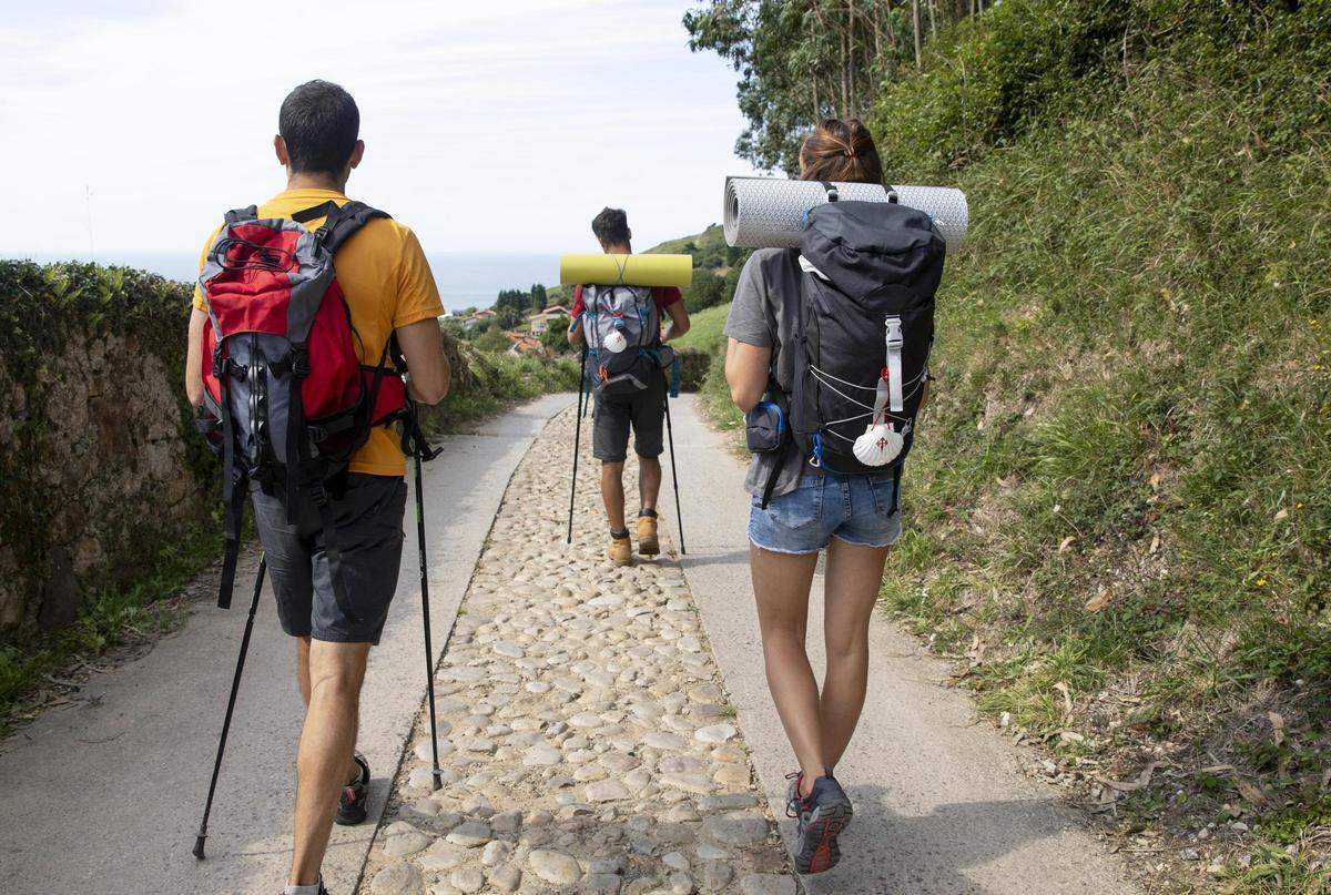 Si planeas hacer el Camino de Santiago en tus vacaciones, estos son los artículos que no te pueden faltar