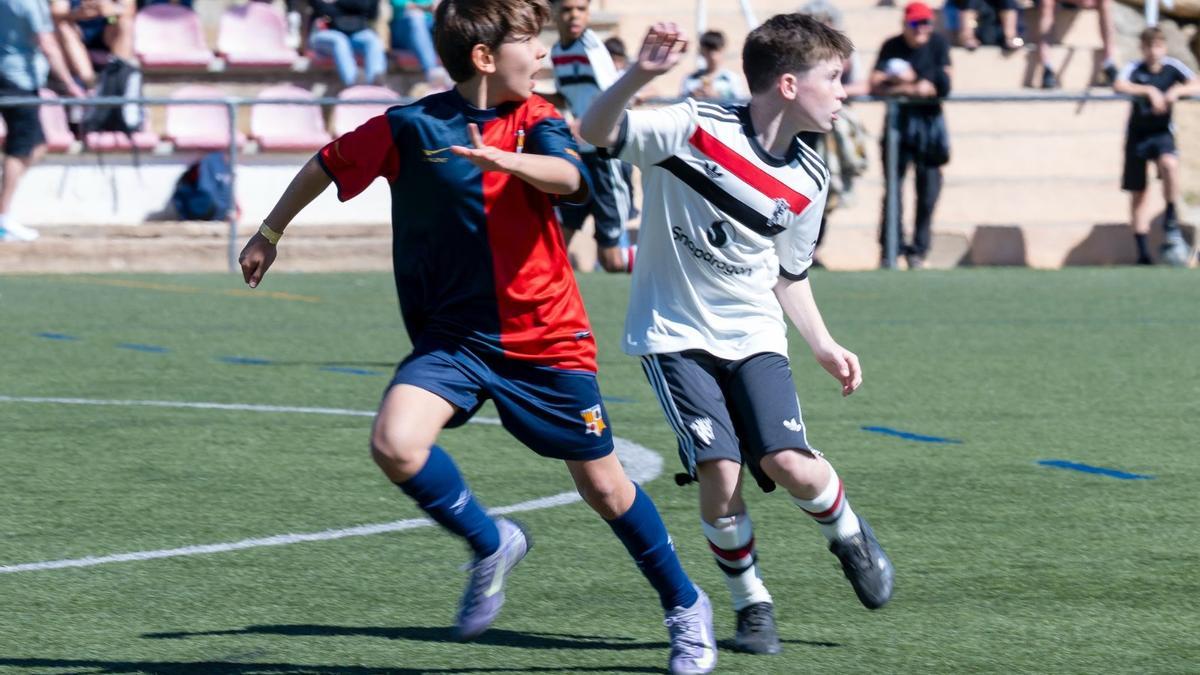 Constantino Stuani, contra el Manchester United.