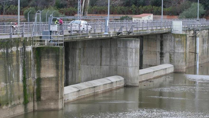 El pantano de Villar del Rey garantiza dos años el suministro a la población