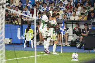 Aubameyang empaña el valiente estreno del Elche de Anselmi