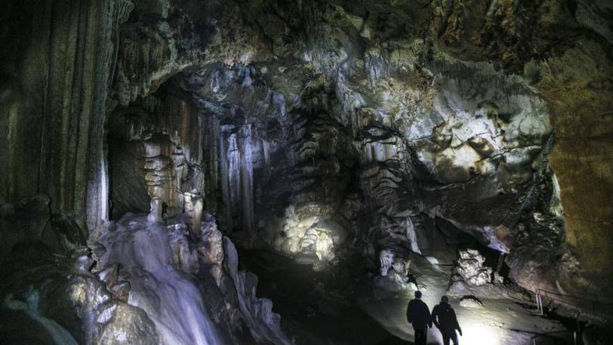 Un pasaporte para viajar por el arte del paleolítico, de El Pindal a la Cueva de Rouffignac