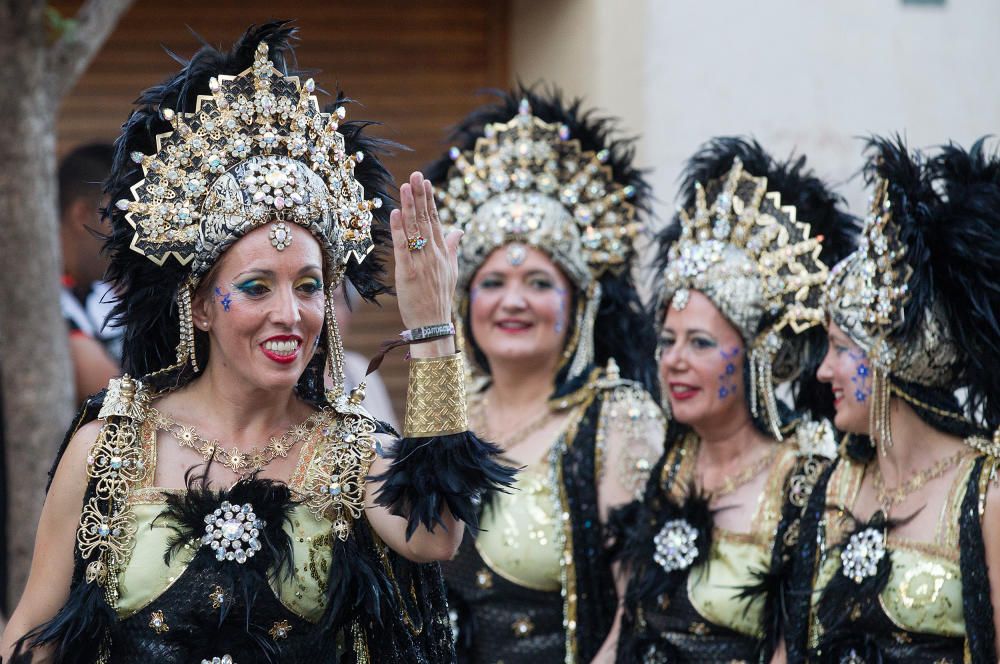 Agost vivió la segunda jornada grande de los Moros y Cristianos con la Entrada del bando musulmán.