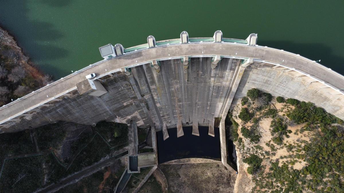 Visión cenital de la presa de Forata, en 2023.