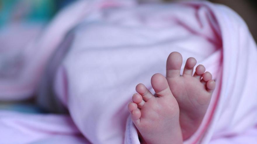 Cada año 15 mujeres renuncian a sus bebés recién nacidos en Galicia