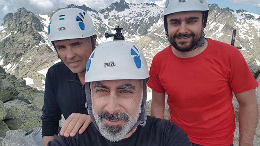 Tres montañeros se proponen ascender al monte Elbrus en julio