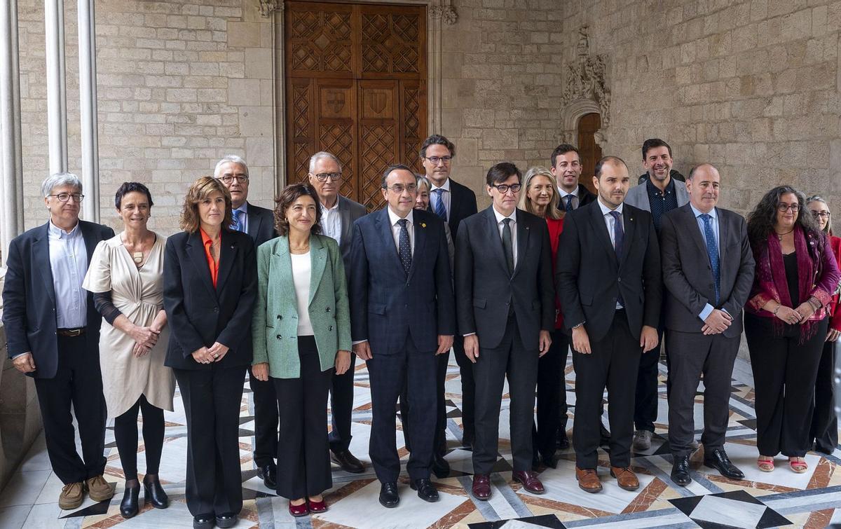 Illa llança la seva reforma de l’Administració pública amb 50 propostes d’experts