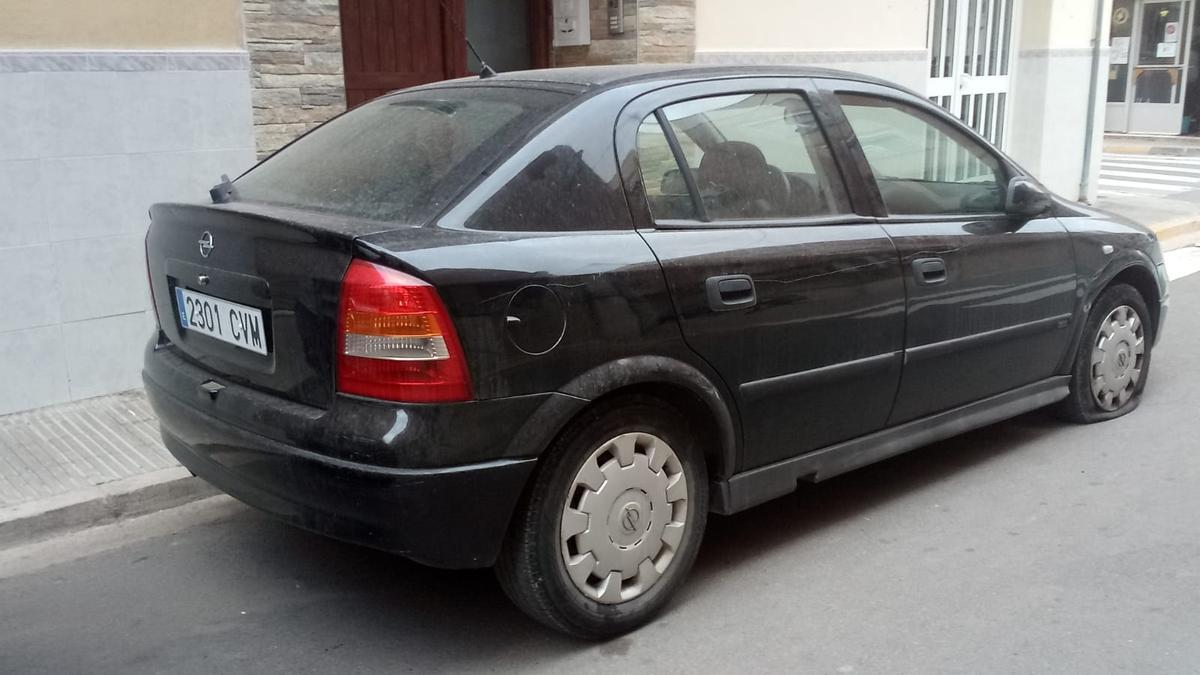 Uno de los coches afectados en Silla.