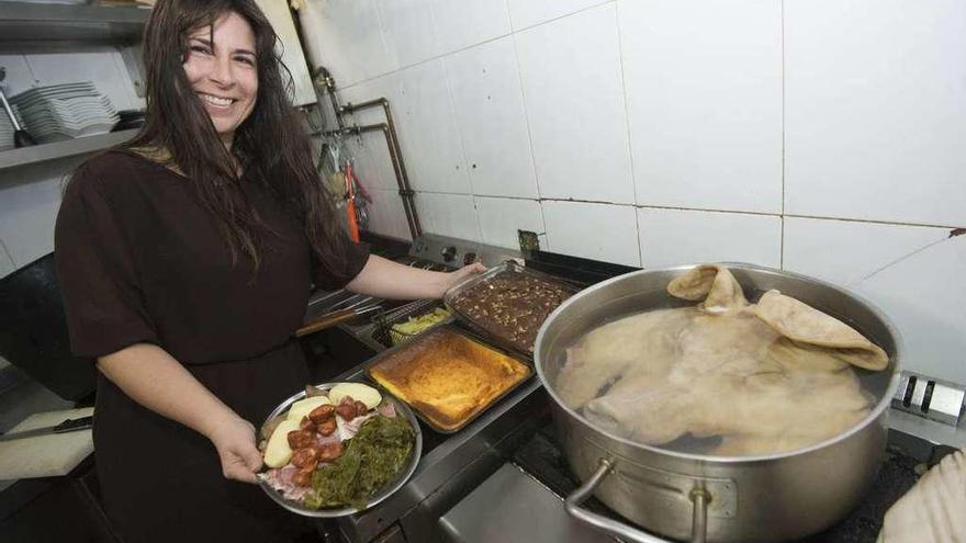 Raquel Armesto, ayer en su café en la avenida de Santa Cristina.