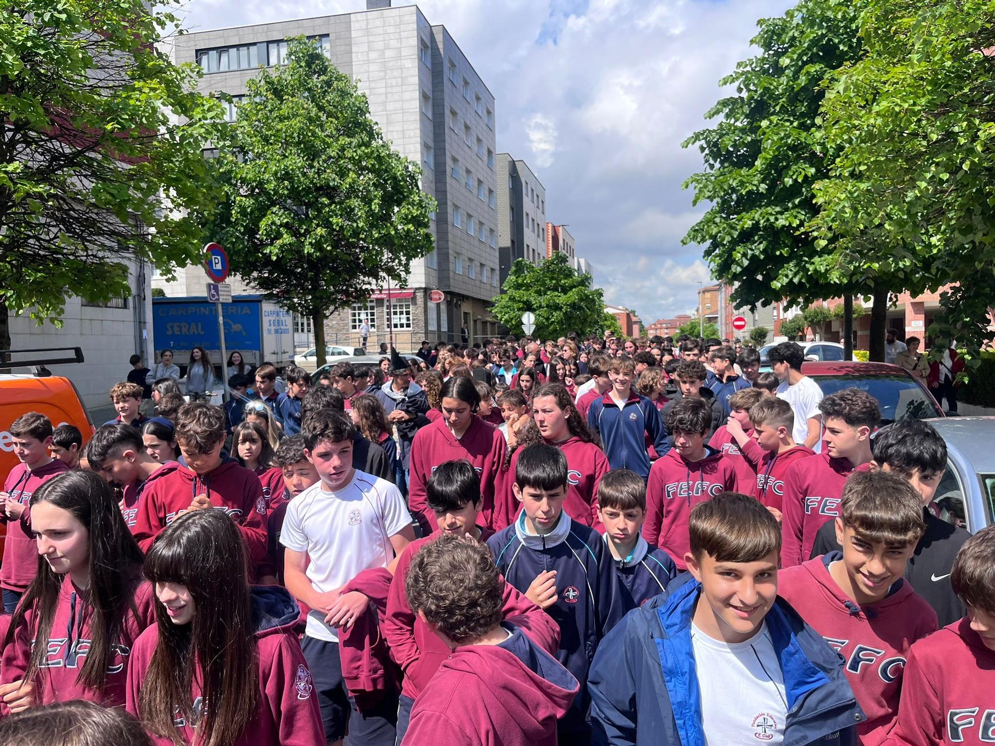 El colegio Virgen Mediadora Dominicas de Gijón clausura las fiestas por el Padre Coll (en imágenes)