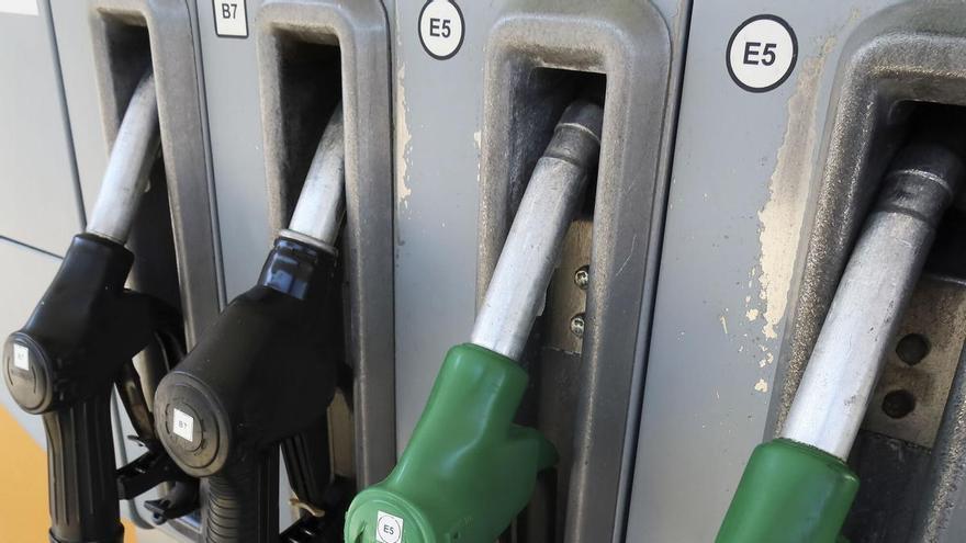 La multa de 500 a 900 euros que llegará a los conductores tras encarecerse el 1 de septiembre la gasolina por la decisión del Gobierno: la Guardia civil extrema la vigilancia