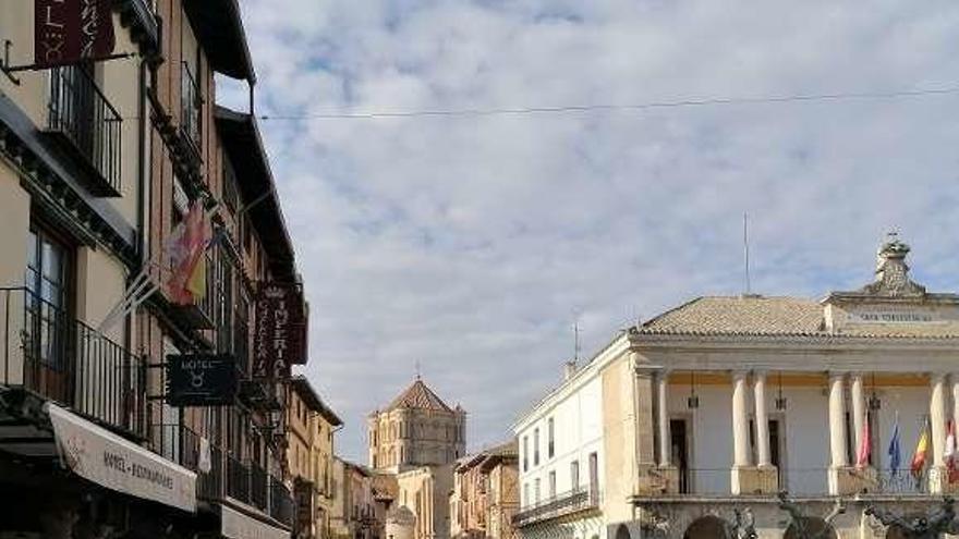 La Plaza Mayor de Toro desierta por el obligado confinamiento