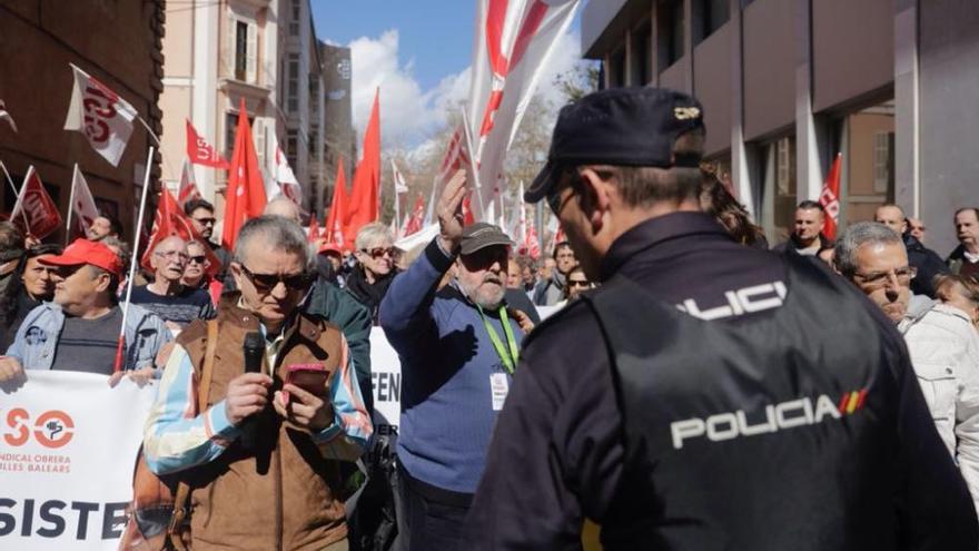 Tausende Rentner demonstrieren in Palma de Mallorca