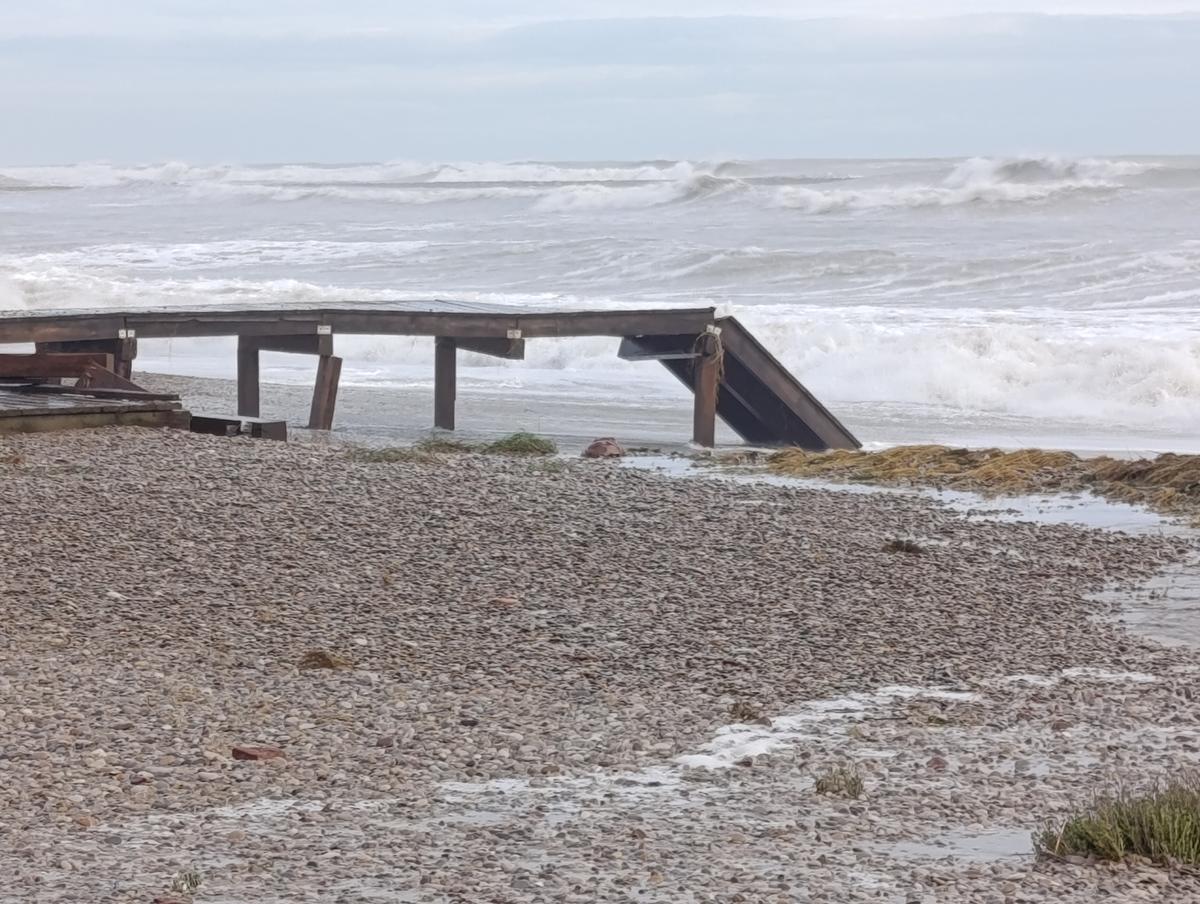 Almenara reclama espigones urgentes tras los graves daños del temporal en la playa Casablanca