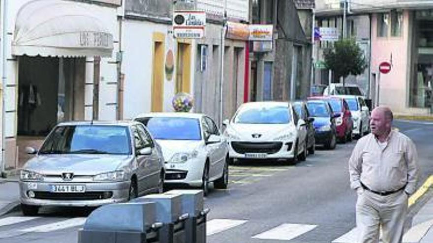 Parada en la avenida de Ponteareas estradense.  // Bernabé/Luismy