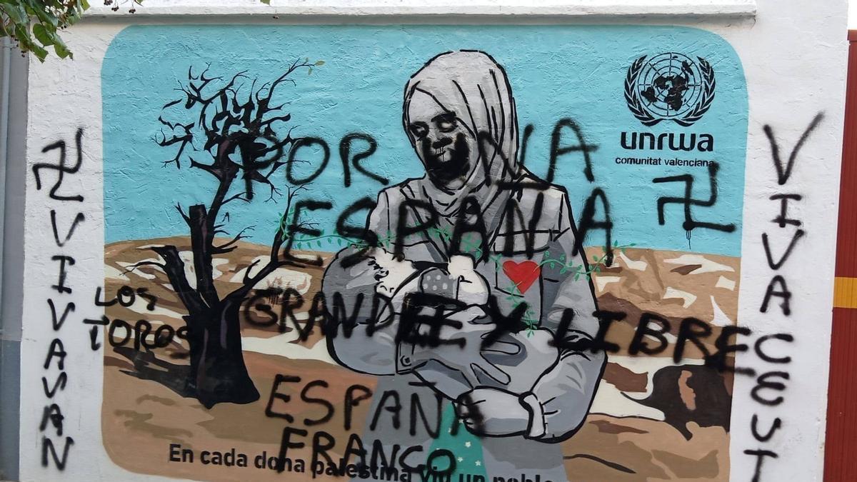 El mural vandalizado en Quart de Poblet.