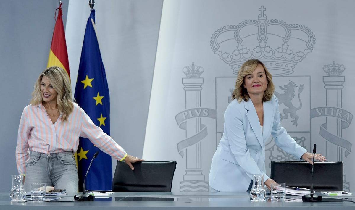 La ministra Portavoz, Pilar Alegría, comparece en la rueda de prensa posterior al Consejo de Ministros, junto a la vicepresidenta segunda y ministra de Trabajo y Economía Social, Yolanda Díaz.