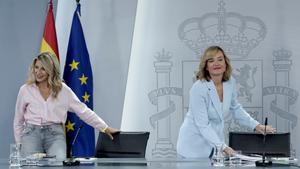 La ministra Portavoz, Pilar Alegría, comparece en la rueda de prensa posterior al Consejo de Ministros, junto a la vicepresidenta segunda y ministra de Trabajo y Economía Social, Yolanda Díaz.