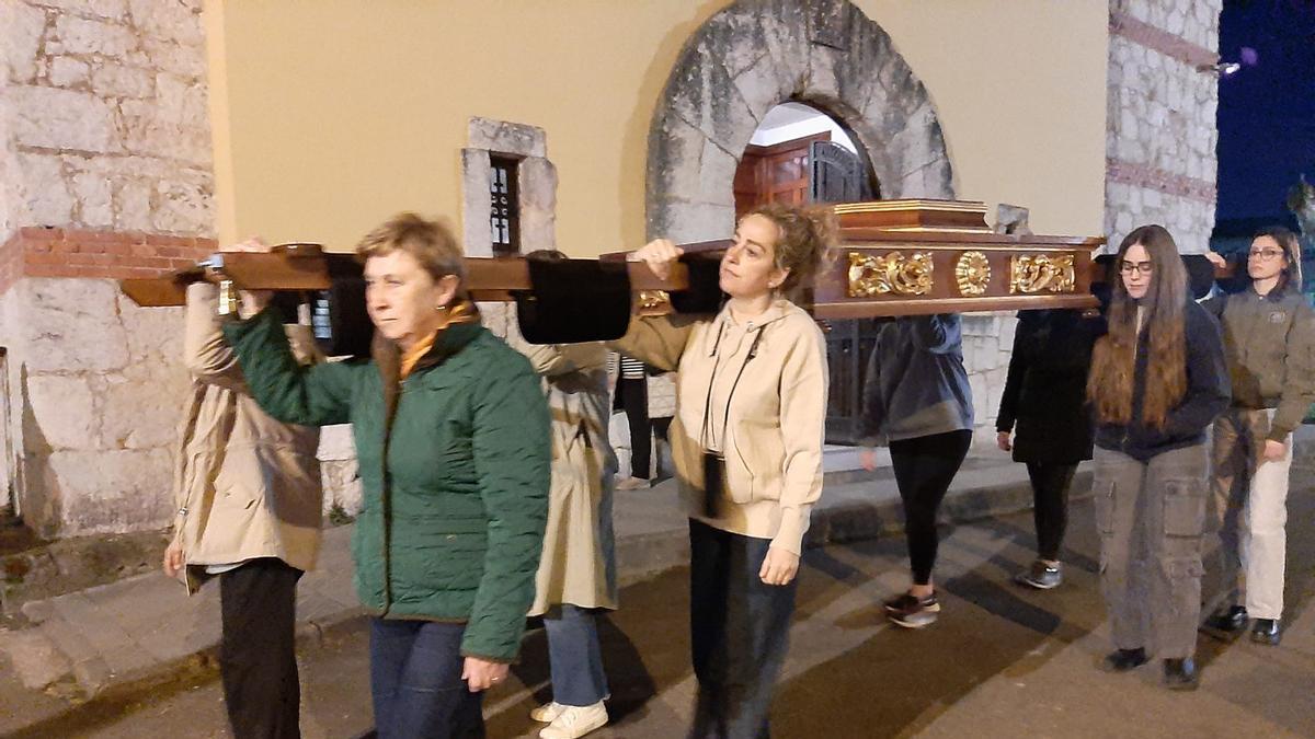 VÍDEO: La Cofradía del Cristo y la Soledad de Lugones que prepara la Semana Santa con varias incorporaciones