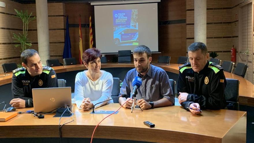 Montse Mindan, Joan Plana i la Policia Local fent el balanç.