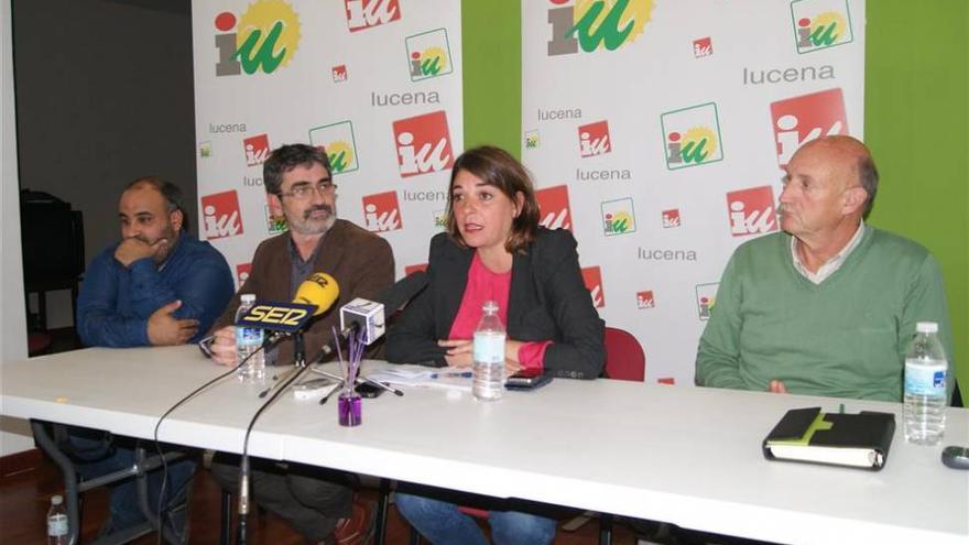 Elena Cortés exige a Endesa luz para las viviendas del Zarpazo