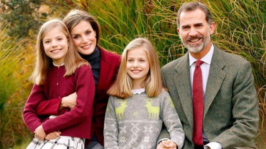 Otro retrato de familia para felicitar la Navidad desde el Palacio de la Zarzuela