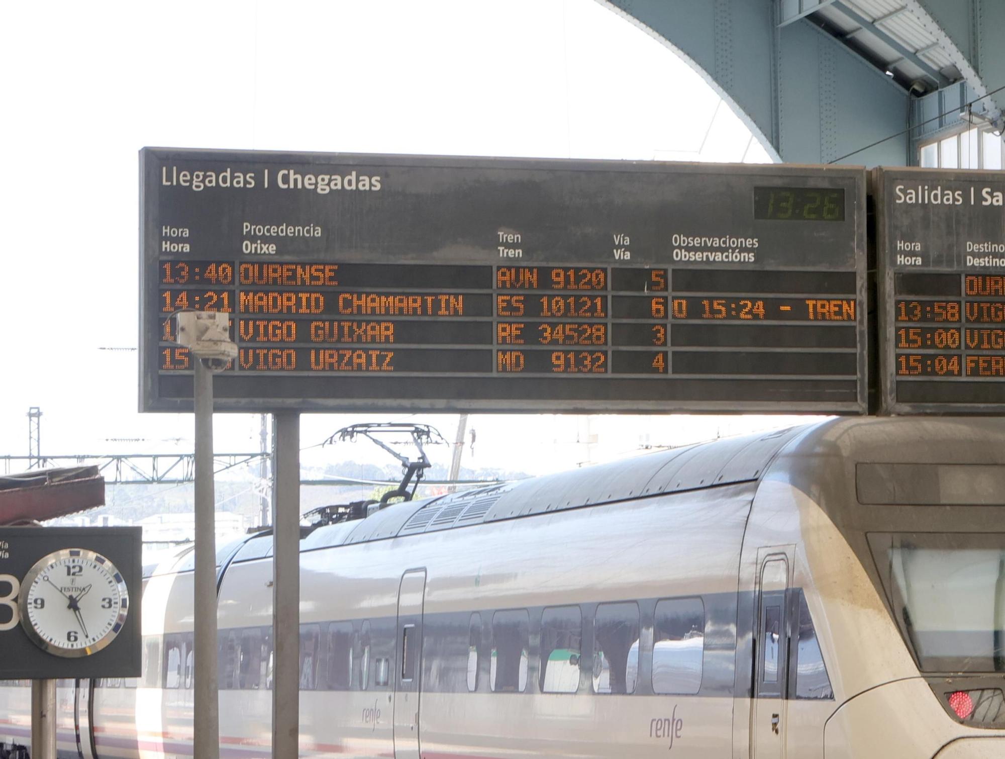 Llegada del primer tren Avril a la estación de San Cristóbal