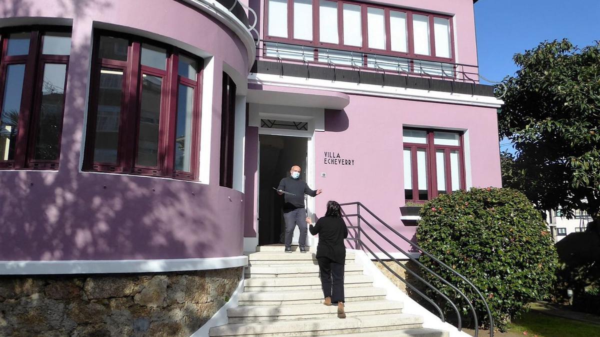 Villa Echeverry en Perillo, donde están parte de los Servicios Sociales de Oleiros. |   // I.R.