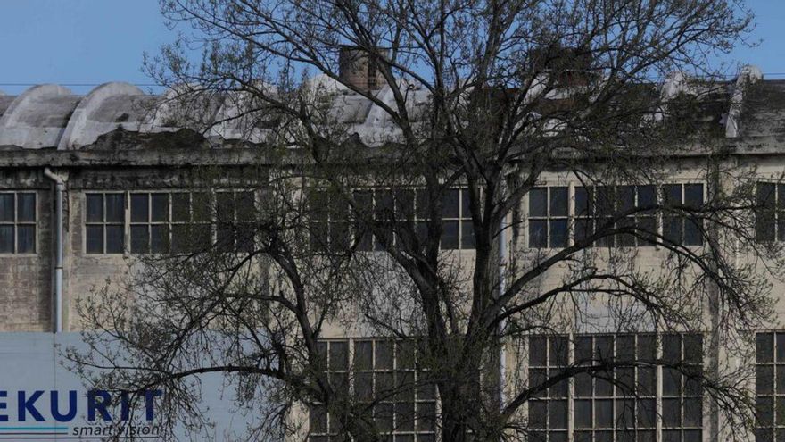 Las antiguas instalaciones de Sekurit, en Saint-Gobain de Avilés.  | MARA VILLAMUZA