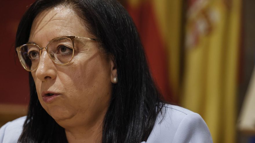 La presidenta de Les Corts Valencianes, Llanos Massó, durante una entrevista.