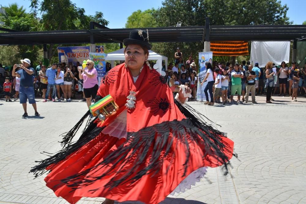 Homenaje a Bolivia en el Jardín de la Seda de Murcia