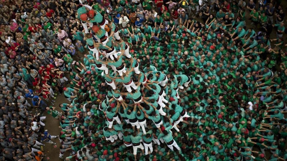 'Quatre de deu amb folre i manilles' de los Castellers de Vilafranca'