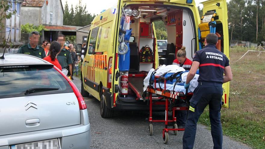 Herido un vecino de A Estrada tras caerse del tejado