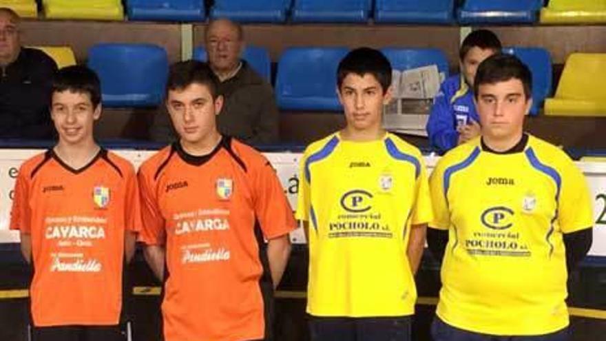 Yeray, Llerendi, Cristian y Elías, antes de su partida en Pumarín.